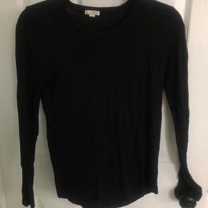 GAP Black Long Sleeve Tee with quilted shoulder